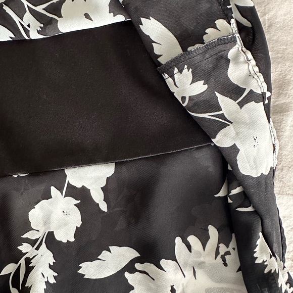 Ricki’s Black and White Floral Skirt - Size 4 - Picture 4 of 5
